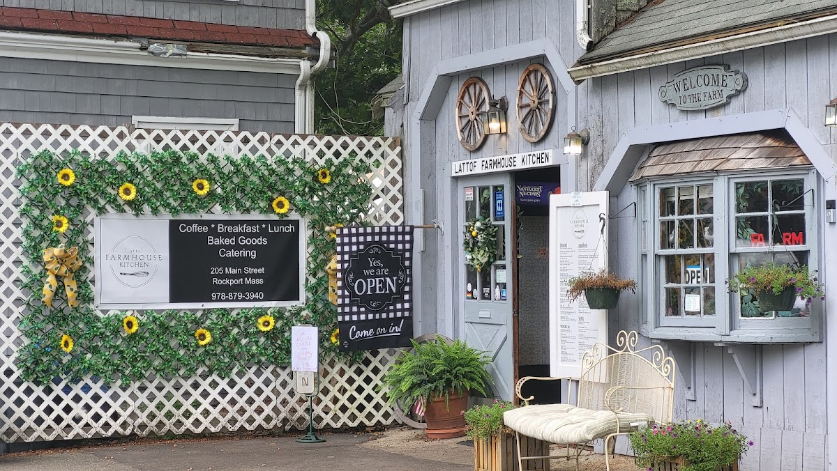 Lattof Farmhouse Kitchen